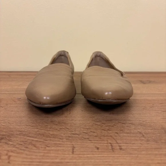 TROTTERS Harlowe Flat Shoe Beige Nude Women Size 6.5W Wide Width Casual Office - Picture 5 of 12